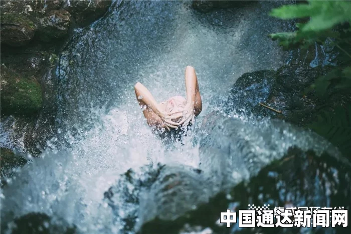 锵锵锵锵锵锵锵锵锵好湿：激情四溢的探险，充满诱惑与幻想的画面交织