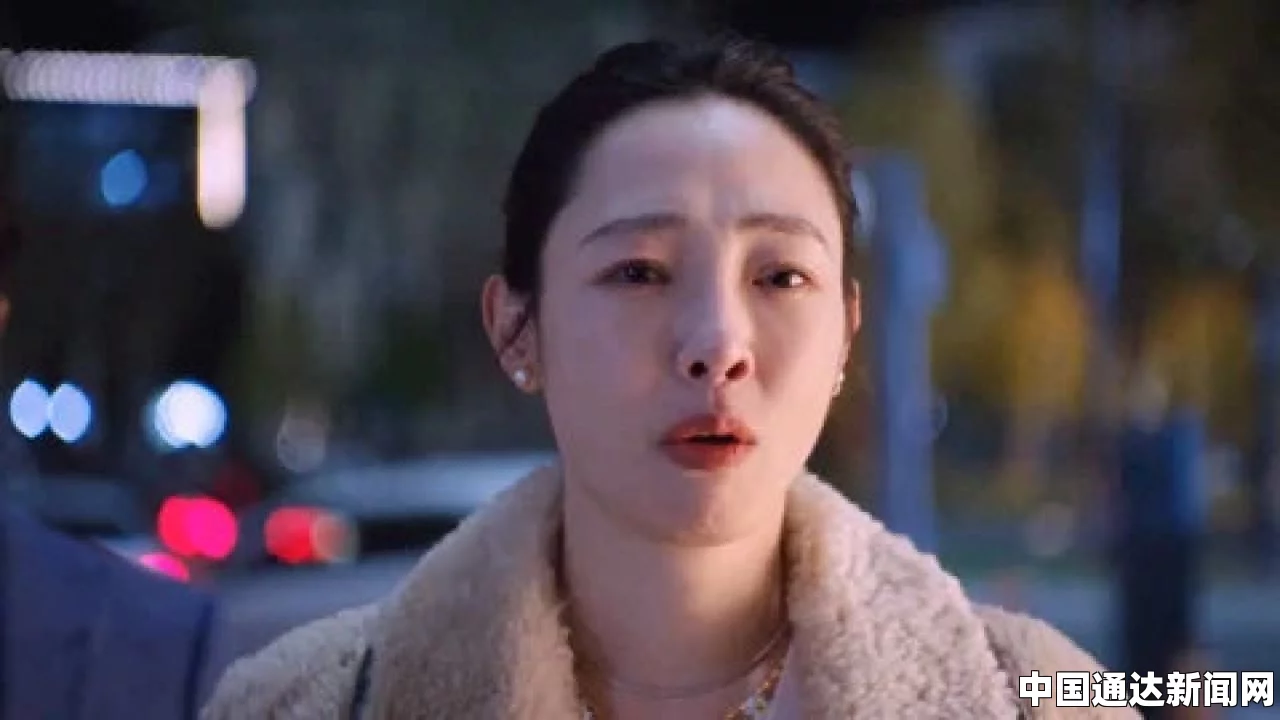 少妇搡BBBB搡BBB搡打电话：激情与探索交织，情感的碰撞与欲望的释放尽显其中