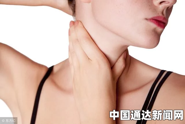 脖子上长小肉疙瘩是一个常见的皮肤问题，可能由多种原因引起。这些小肉疙瘩可能是皮肤上的良性增生，也可能是其他潜在健康问题的表现。下面将详细探讨这一现象的成因、诊断及处理方法。
