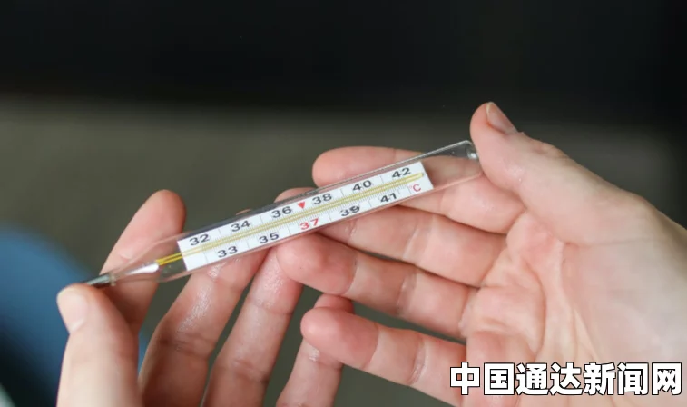 排卵试纸是一种用于检测女性尿液中促黄体生成素（LH）水平的工具，常用于预测女性的排卵时间，帮助女性更好地掌握自己的生育周期。下面将详细介绍排卵试纸的相关知识。